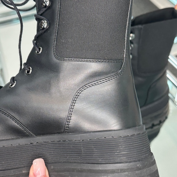 Burberry Boot - Picture 5 of 6